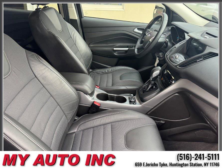 Used 2016 Ford Escape SE w/ SE Chrome Package AWD/4WD image 28