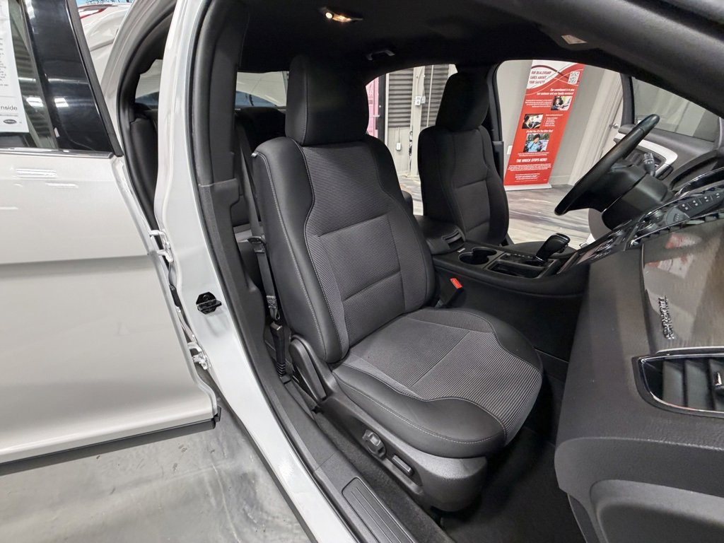 Used 2018 Ford Taurus SEL image 5