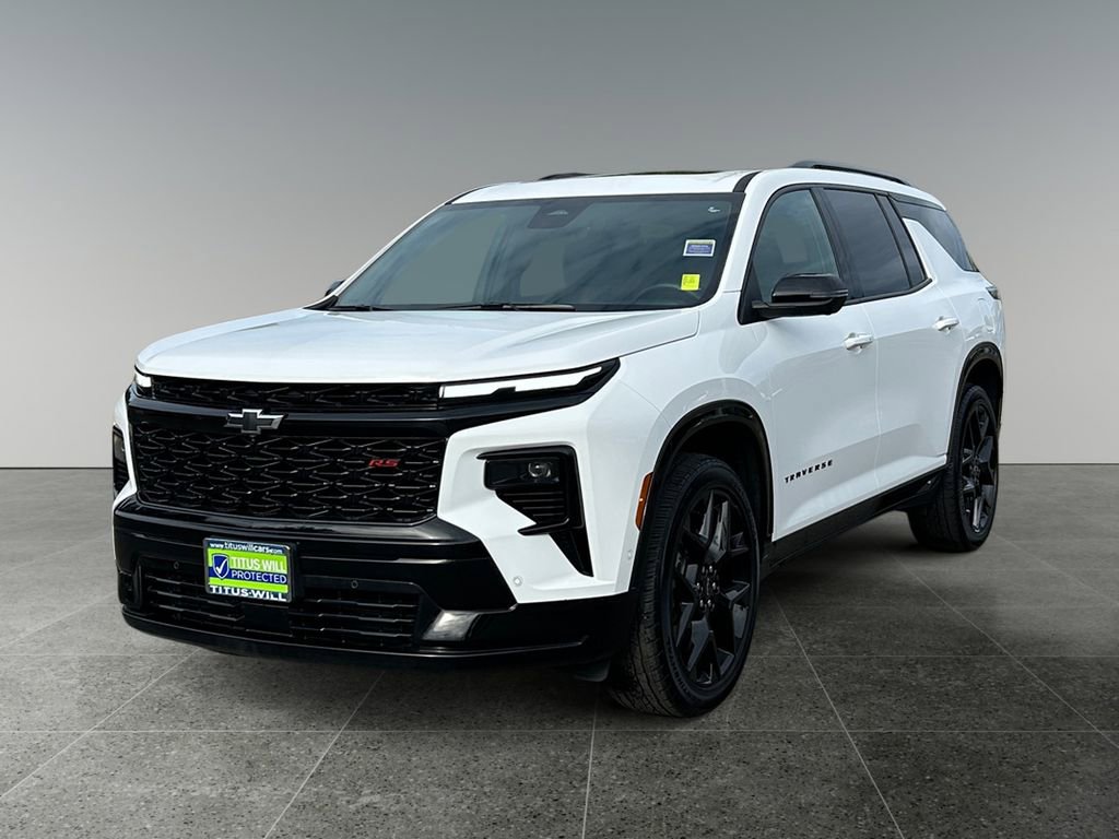 Used 2024 Chevrolet Traverse RS image 3
