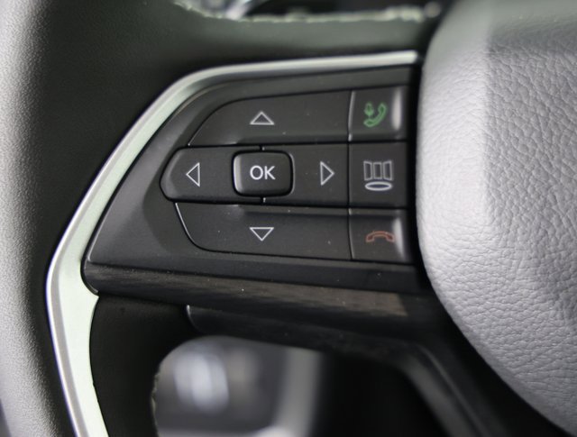 Used 2025 Jeep Grand Cherokee L Altitude image 15