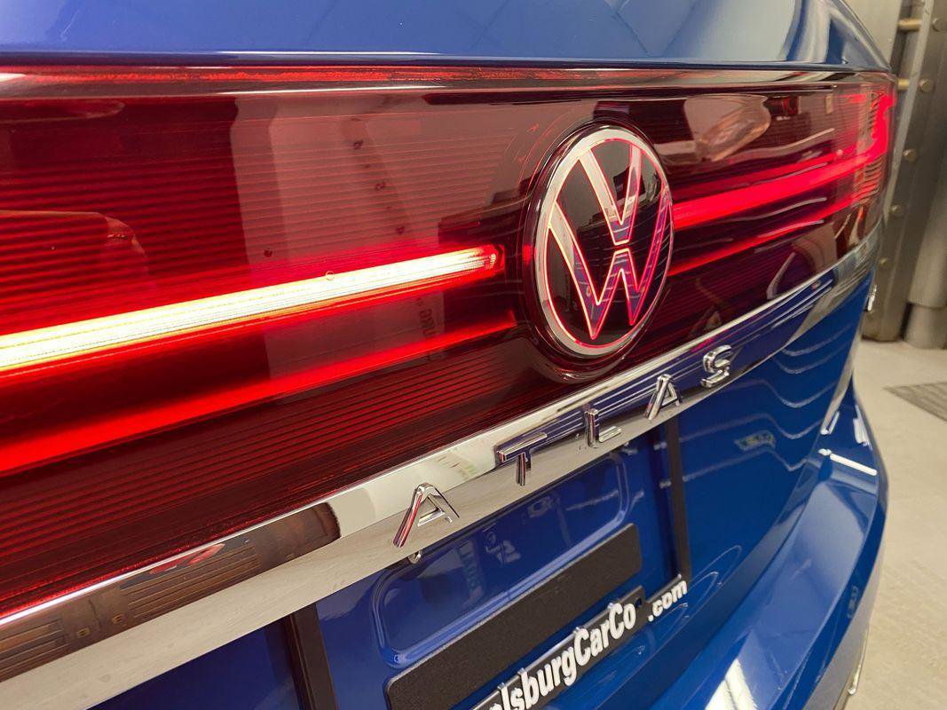 Used 2025 Volkswagen Atlas SE image 25