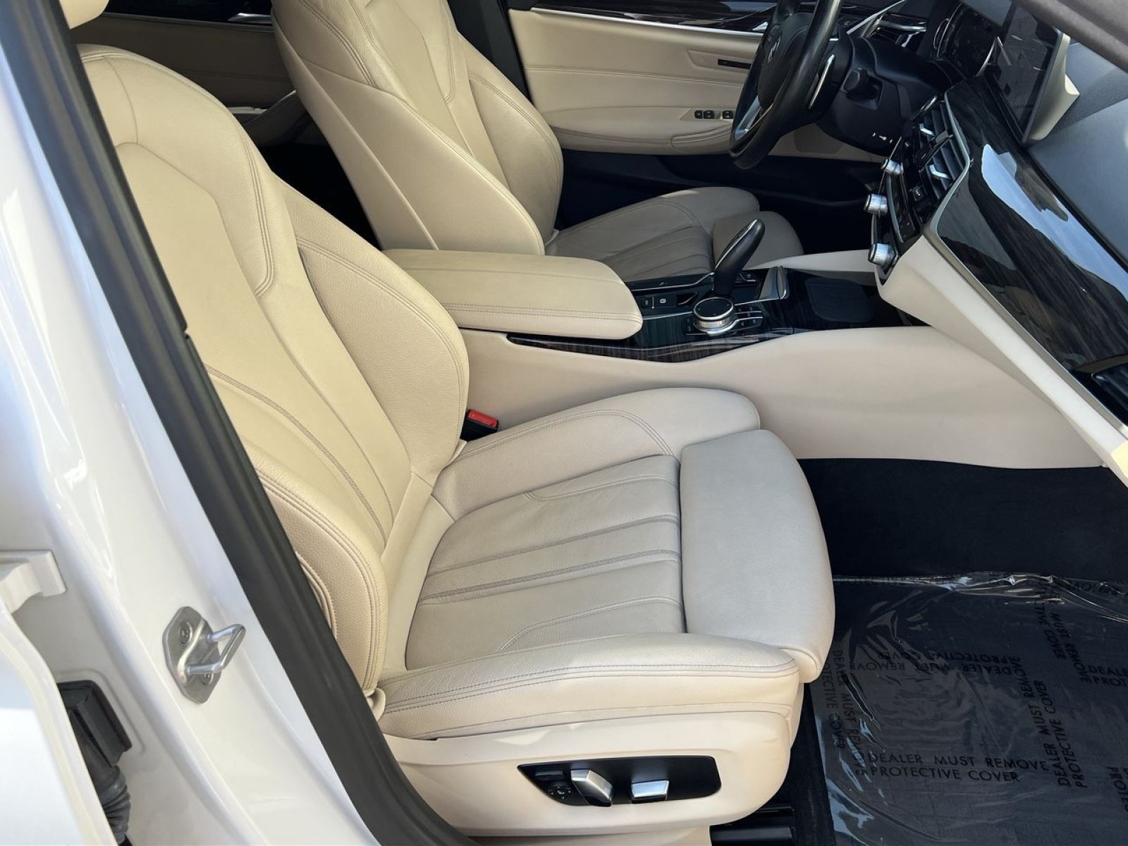 Used 2018 BMW 530i xDrive AWD/4WD image 26