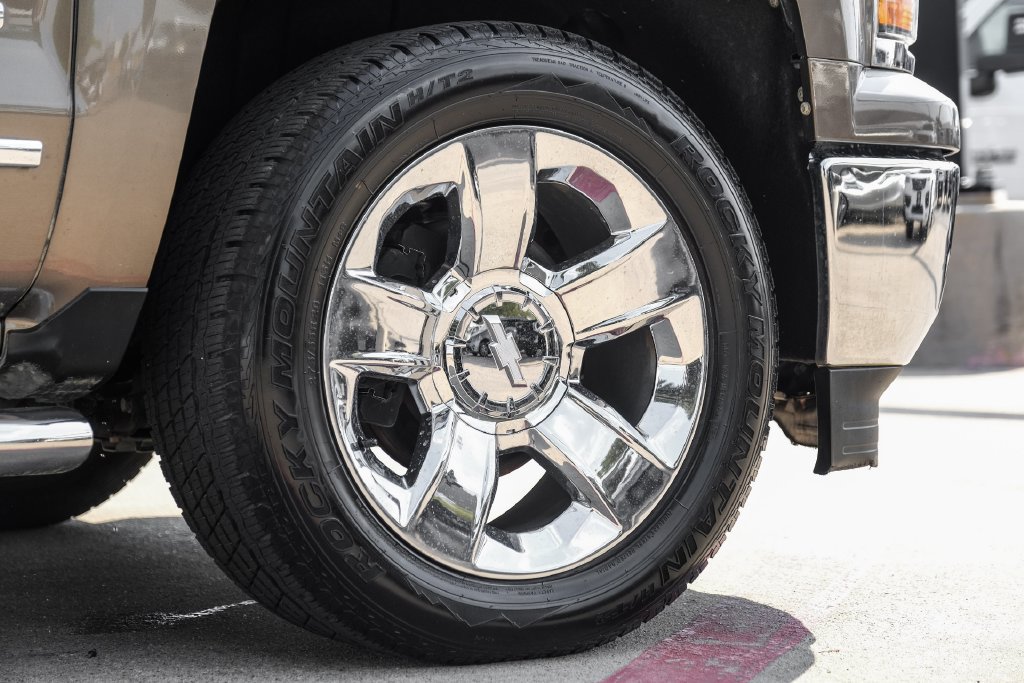 Used 2015 Chevrolet Silverado 1500 LTZ w/ LTZ Plus Package RWD image 58