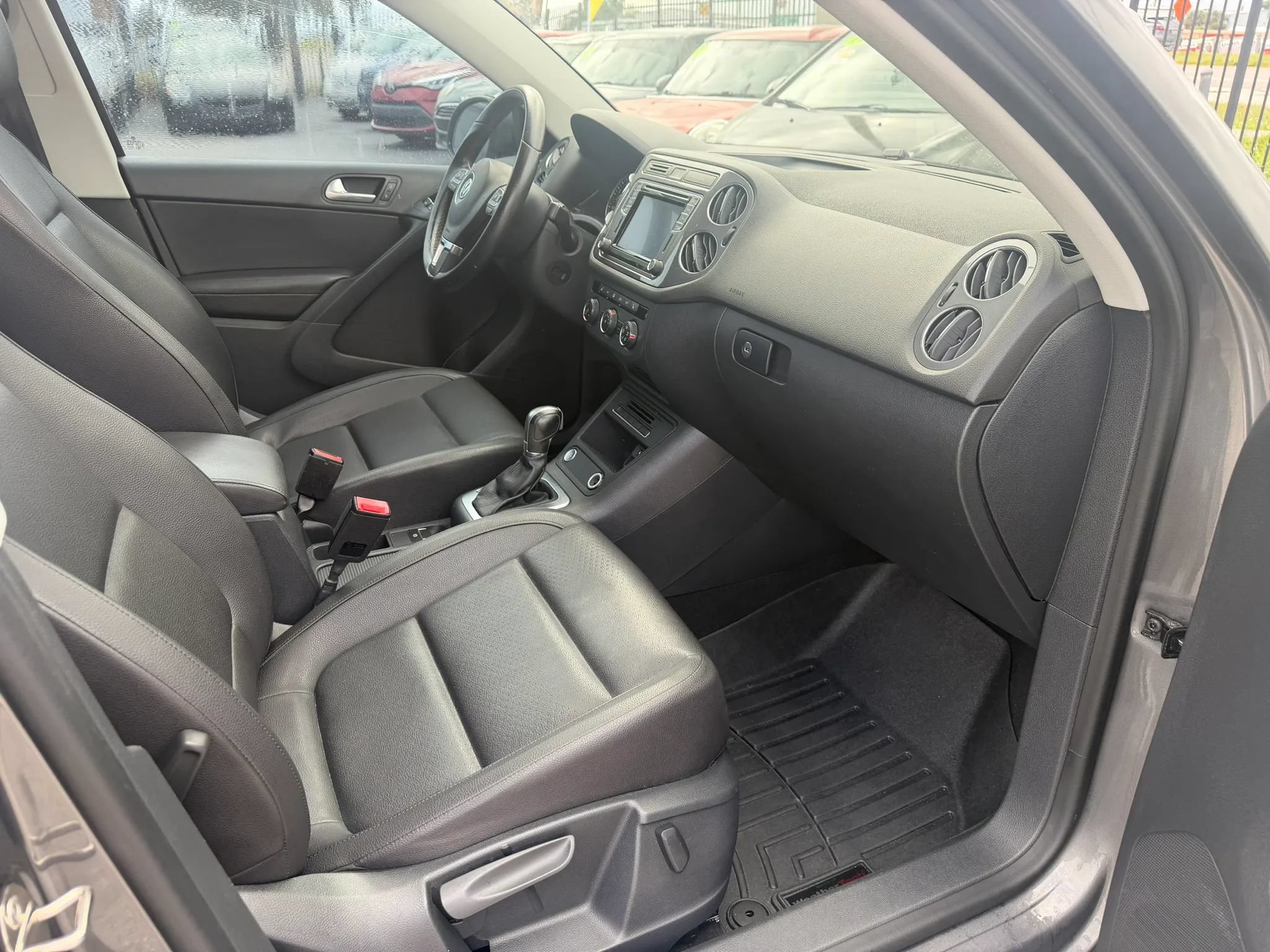 Used 2016 Volkswagen Tiguan SE FWD image 11