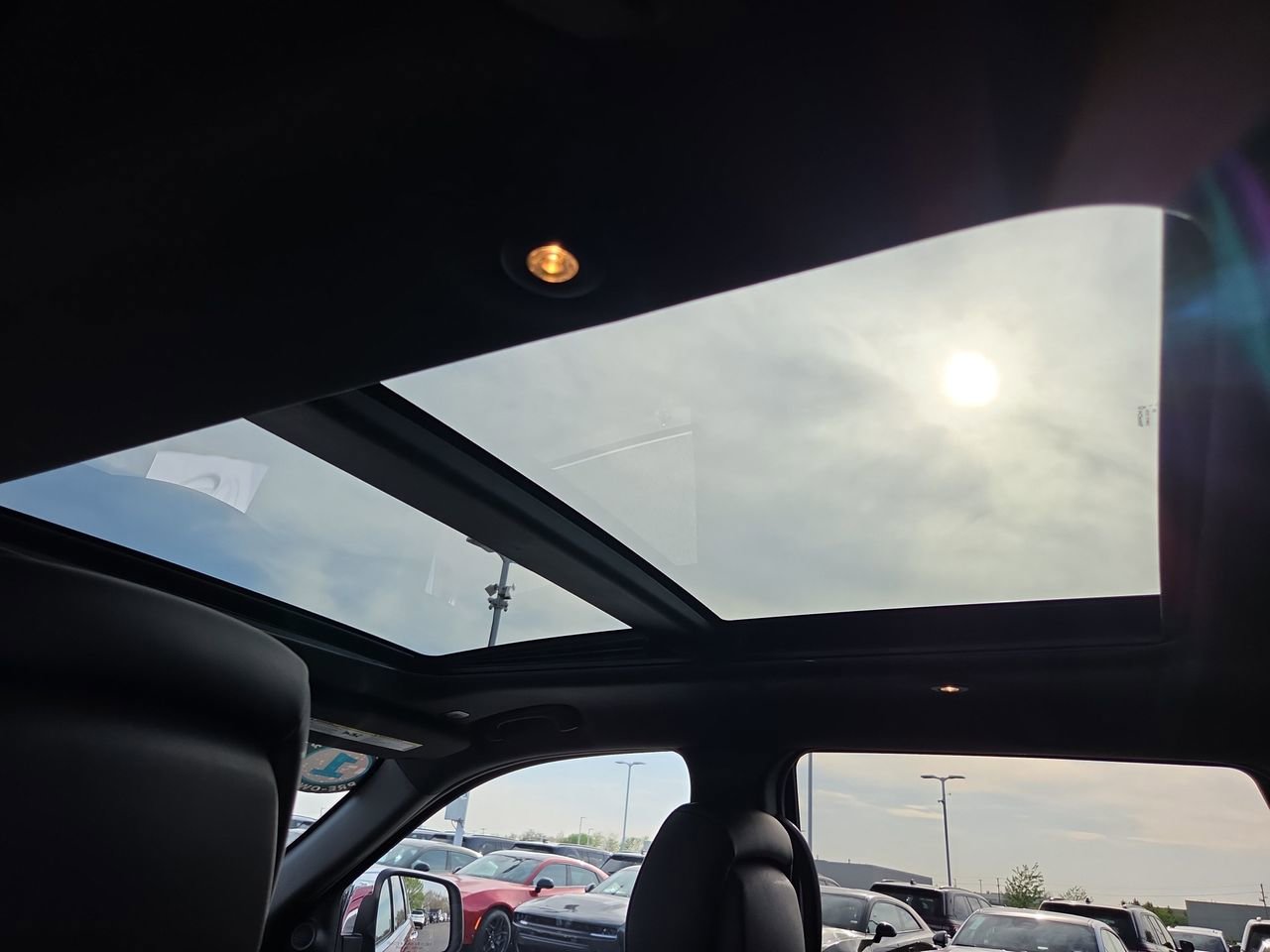 Used 2022 Jeep Grand Cherokee Limited image 19