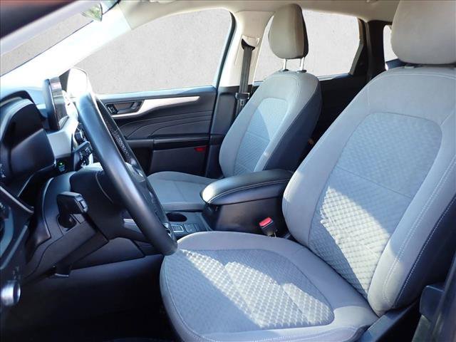 Used 2022 Ford Escape SE w/ SE Sport Appearance Package FWD image 12