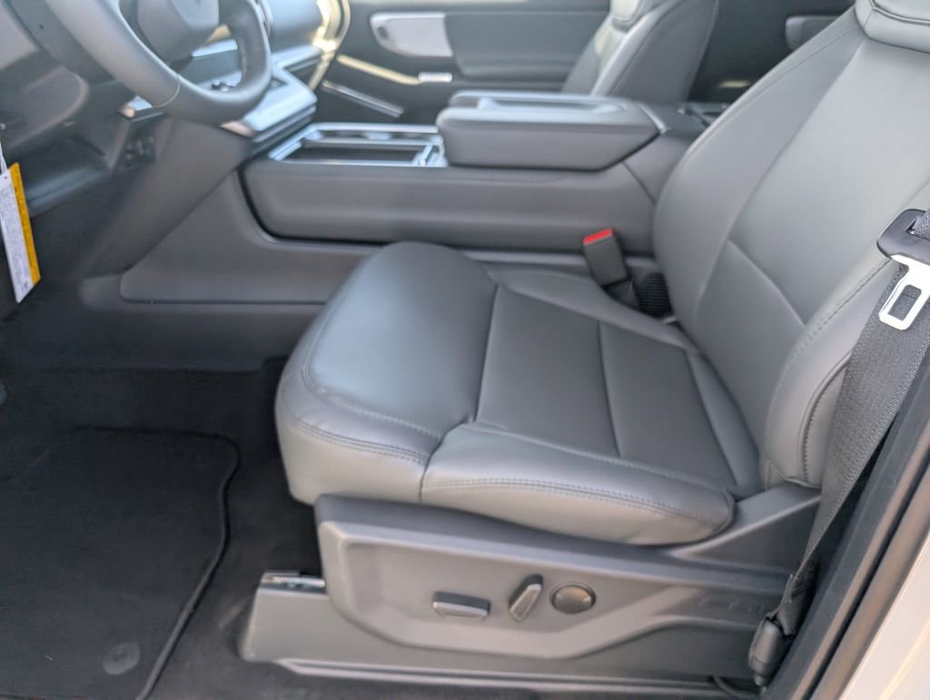 New 2026 Ford Expedition Active image 9