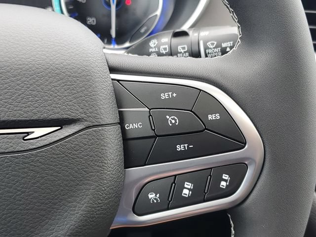 New 2027 Chrysler Pacifica Select AWD/4WD image 23