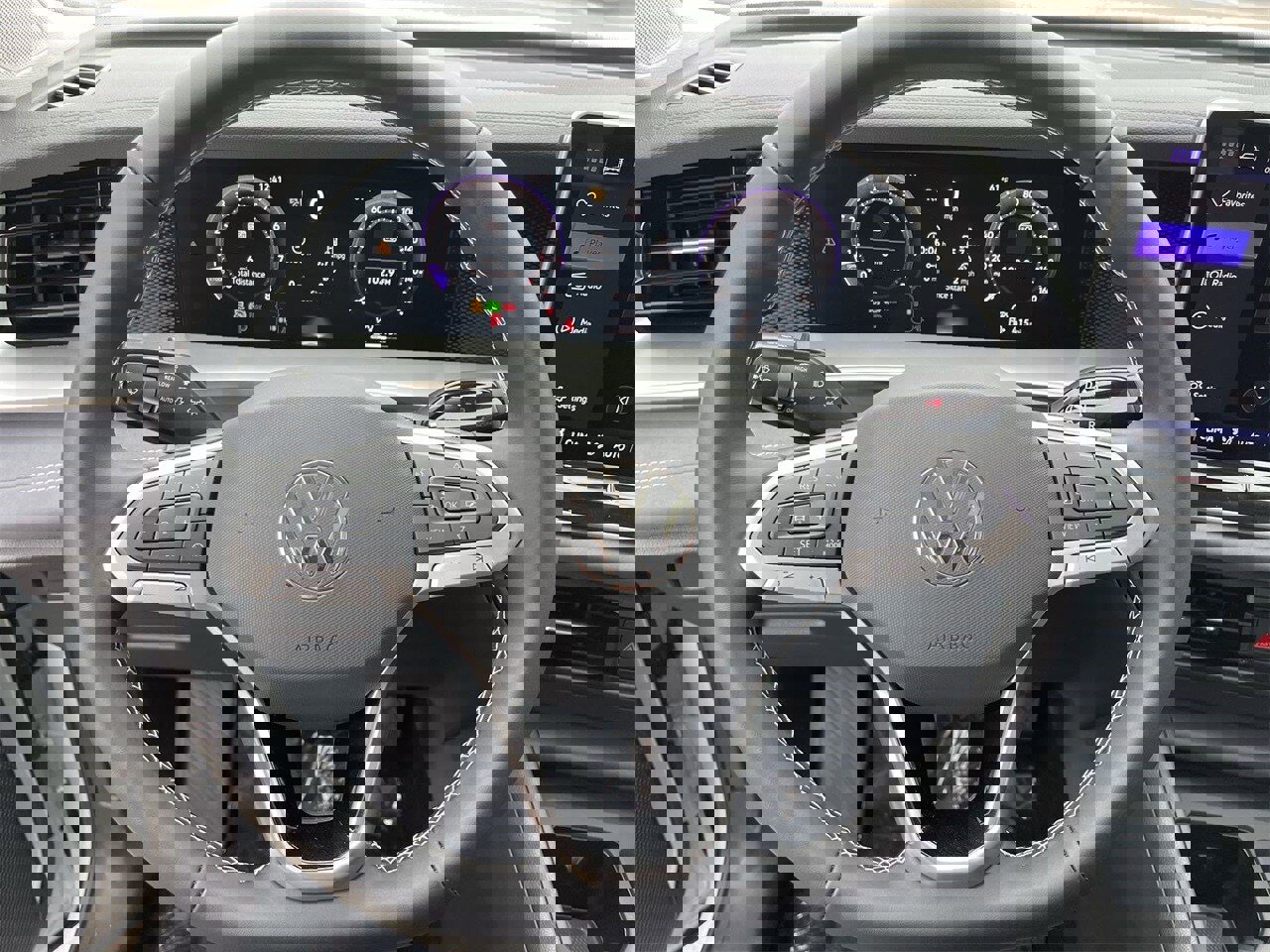 New 2026 Volkswagen Tiguan SE image 19