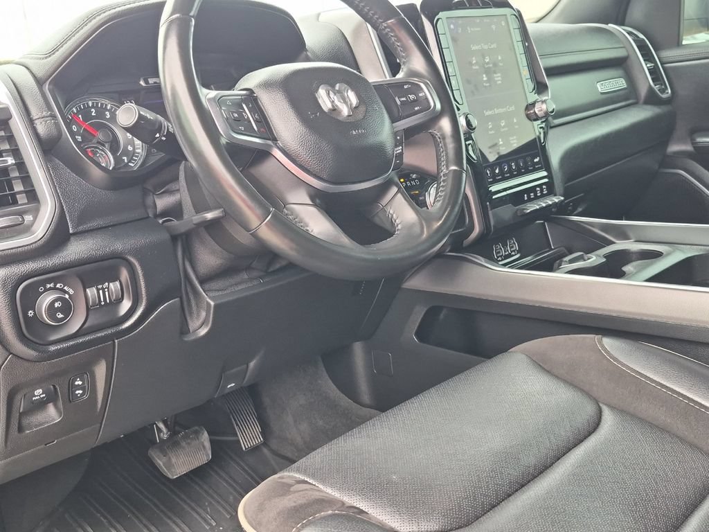 Used 2021 RAM 1500 Laramie w/ Sport Appearance Package AWD/4WD image 10