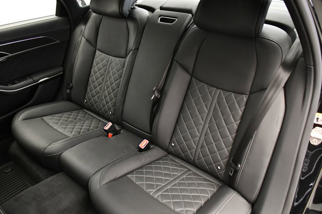 Used 2025 Audi S8 image 41