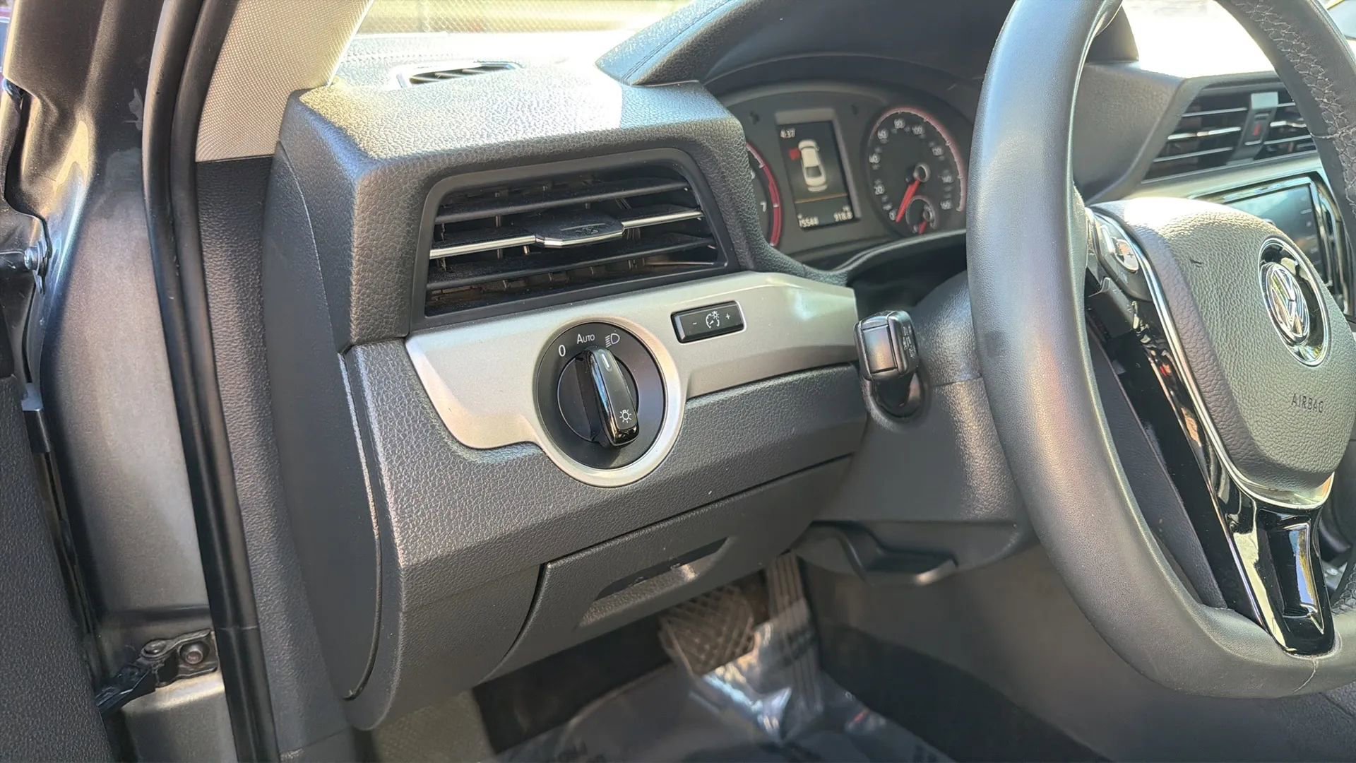 Used 2022 Volkswagen Passat 2.0T SE image 31