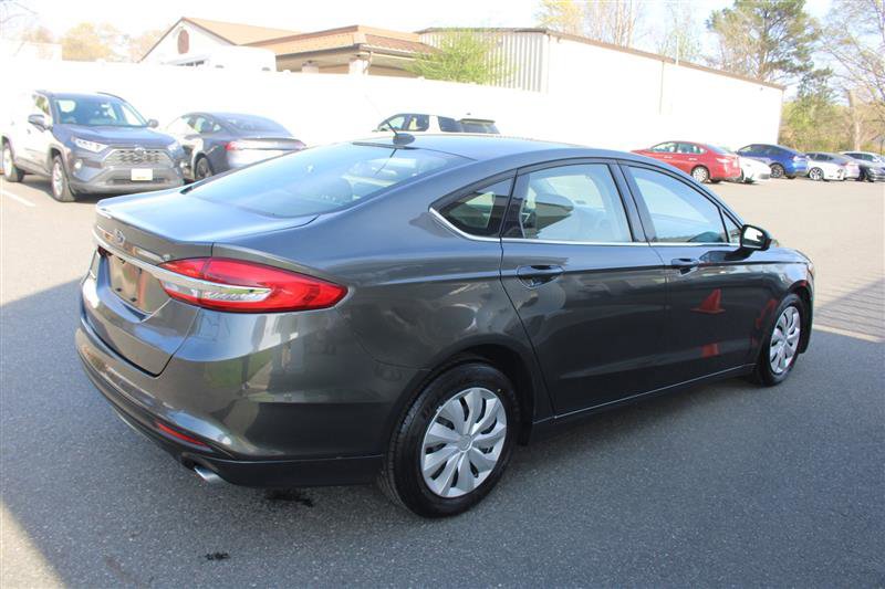 Used 2018 Ford Fusion S image 7