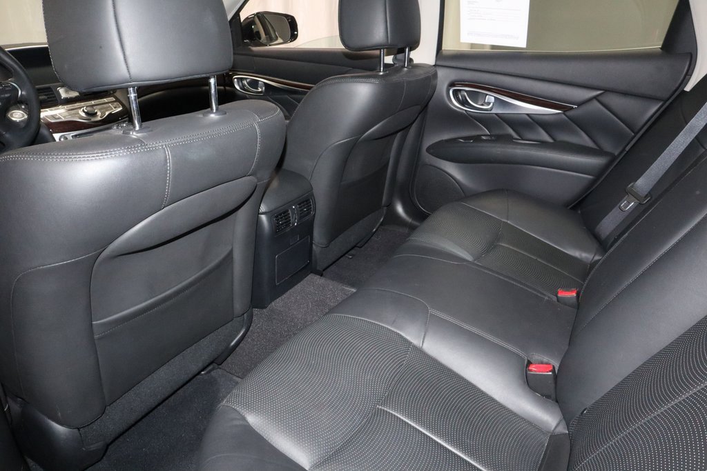 Used 2017 INFINITI Q70 3.7 w/ Technology Package image 21