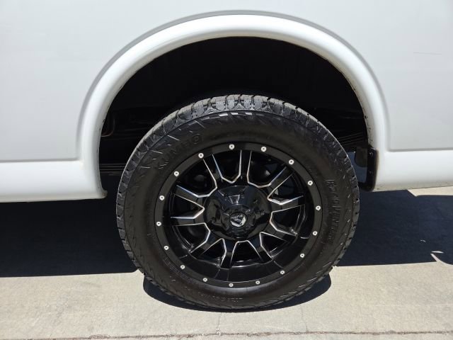 Used 2019 Chevrolet Express 3500 LT w/ LT Preferred Equipment Group RWD image 13