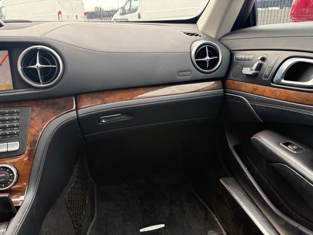 Used 2013 Mercedes-Benz SL 550 image 8