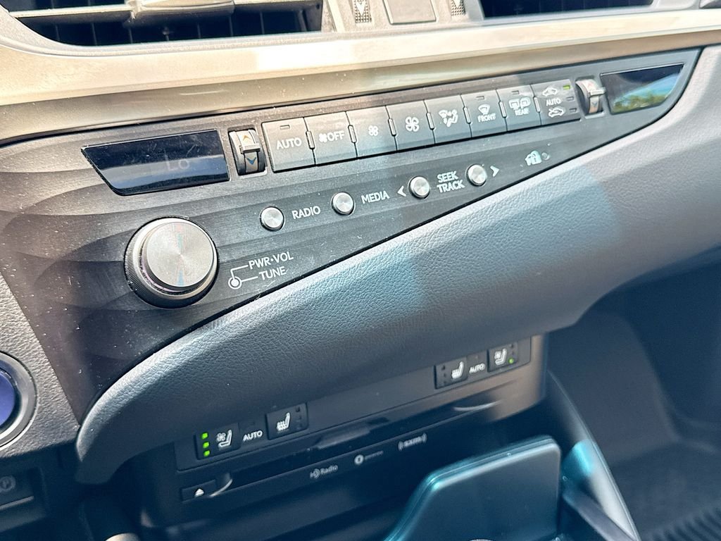 Used 2021 Lexus ES 300h w/ Premium Package FWD image 29