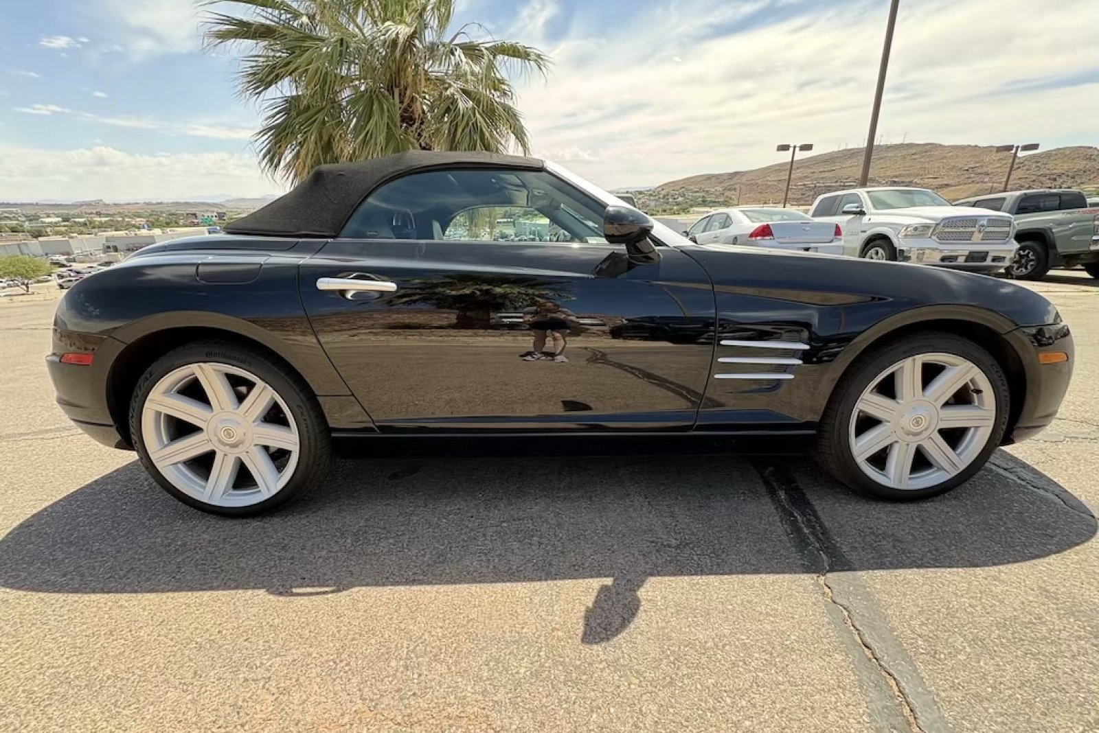Used 2006 Chrysler Crossfire Limited RWD image 6