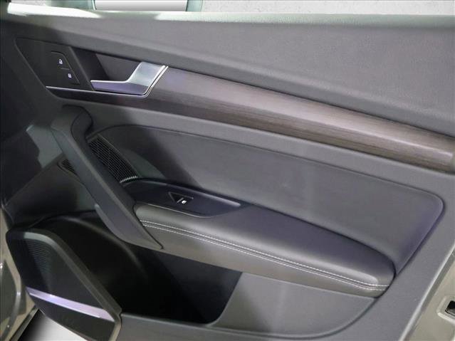 Used 2023 Audi Q5 e Premium Plus w/ Premium Plus Package image 25