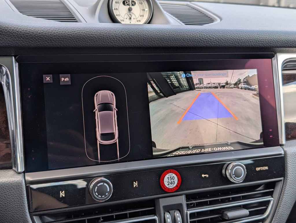 Used 2025 Porsche Macan T image 24