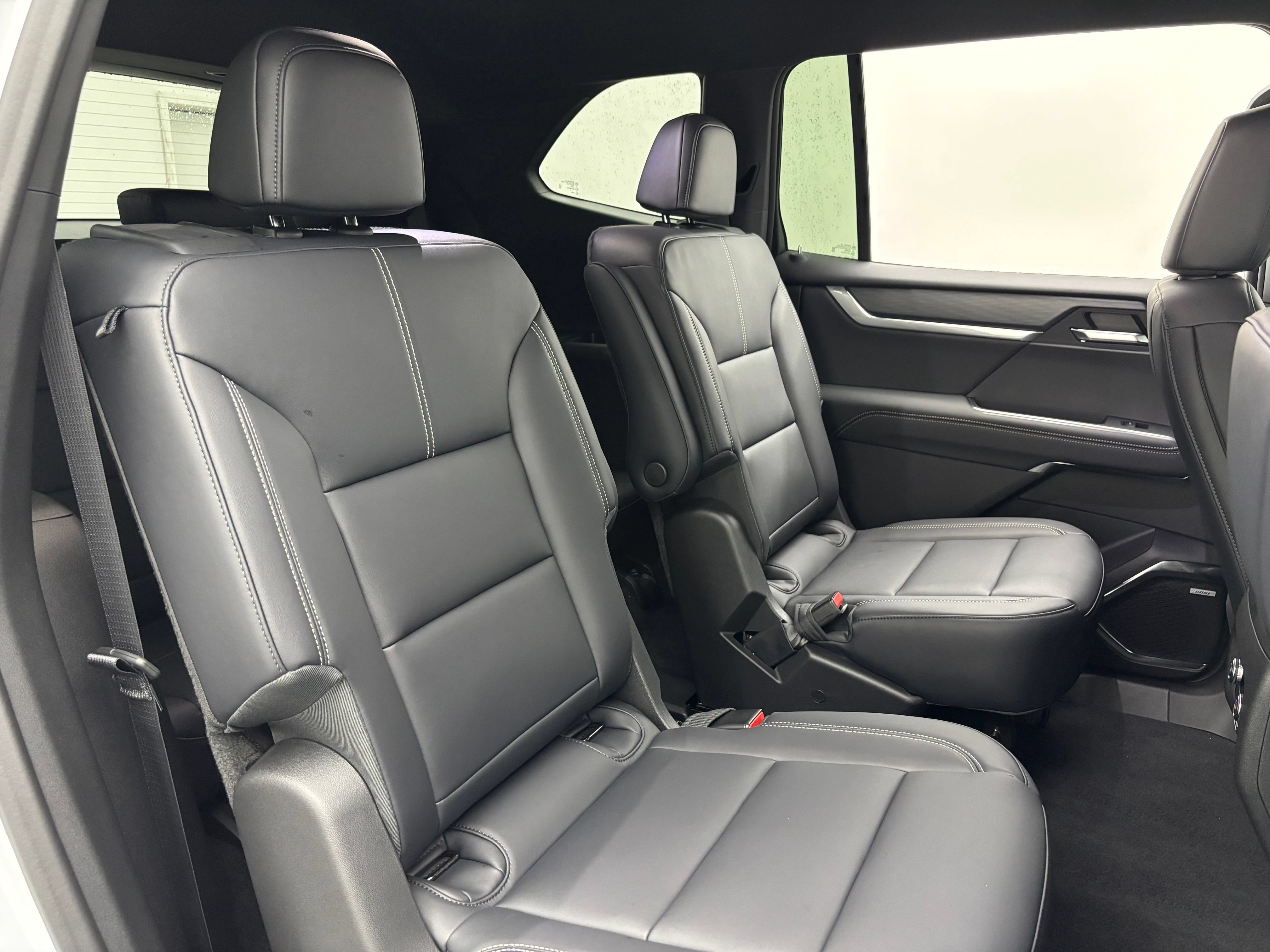 New 2027 GMC Acadia Elevation w/ Black Edition AWD/4WD image 39