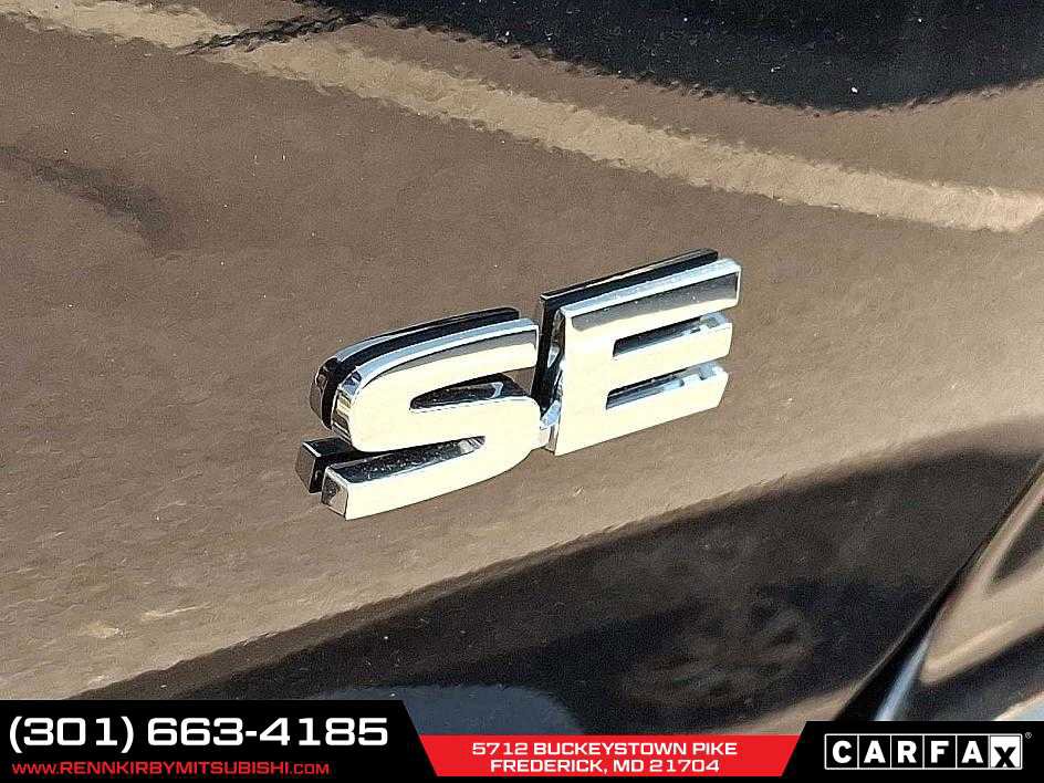 New 2025 Mitsubishi Outlander SE image 18