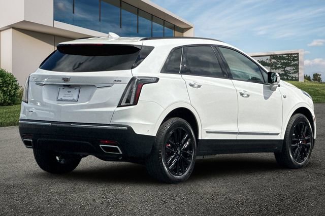 Certified 2023 Cadillac XT5 Sportv w/ Technology Package AWD/4WD image 4