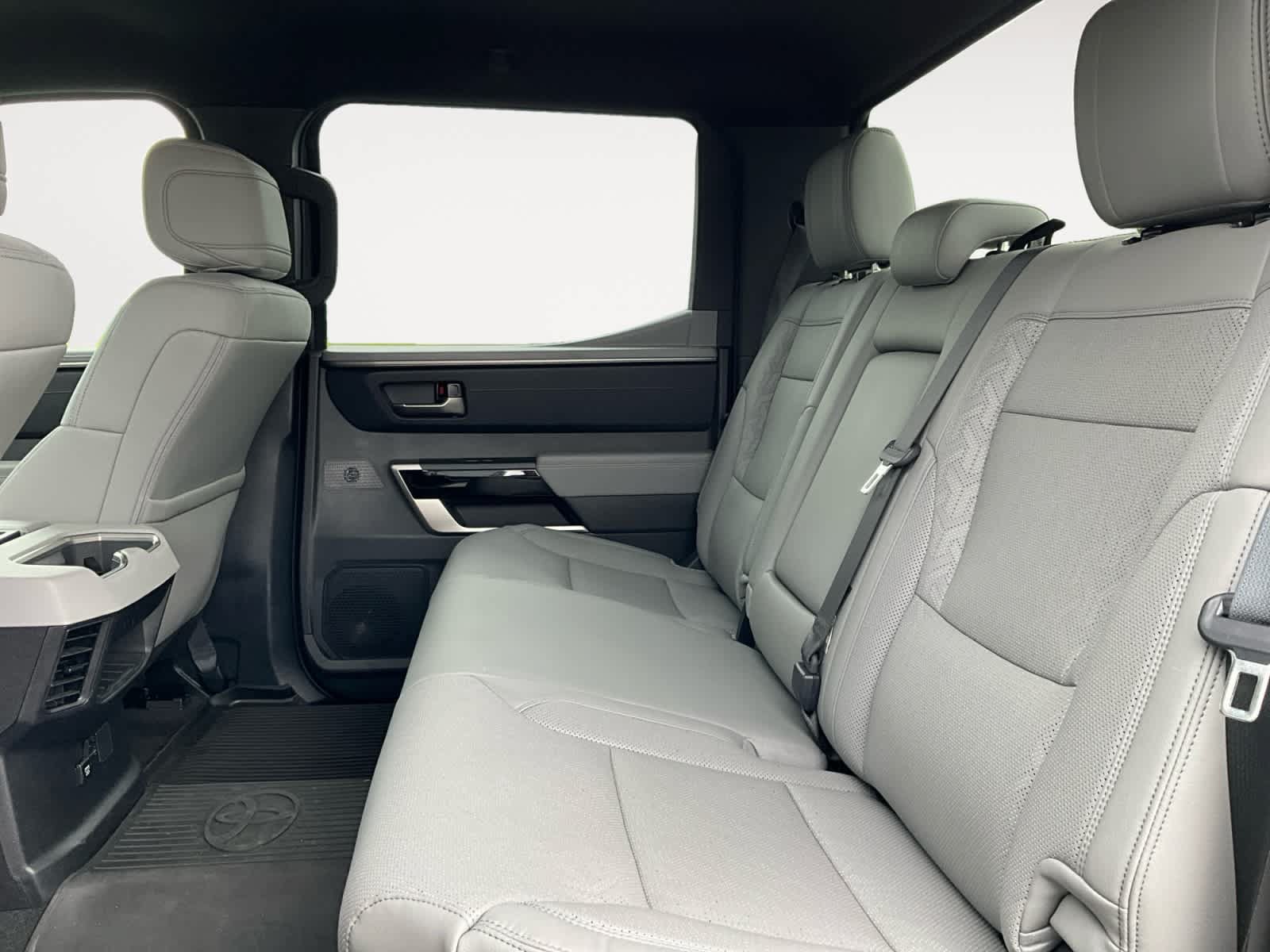 Used 2025 Toyota Tundra Limited AWD/4WD image 13