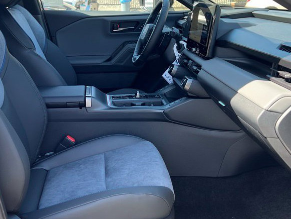 New 2026 Toyota RAV4 XSE AWD/4WD image 19
