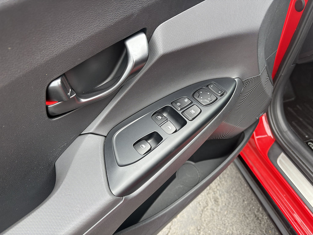 Used 2022 Hyundai Veloster N FWD image 13