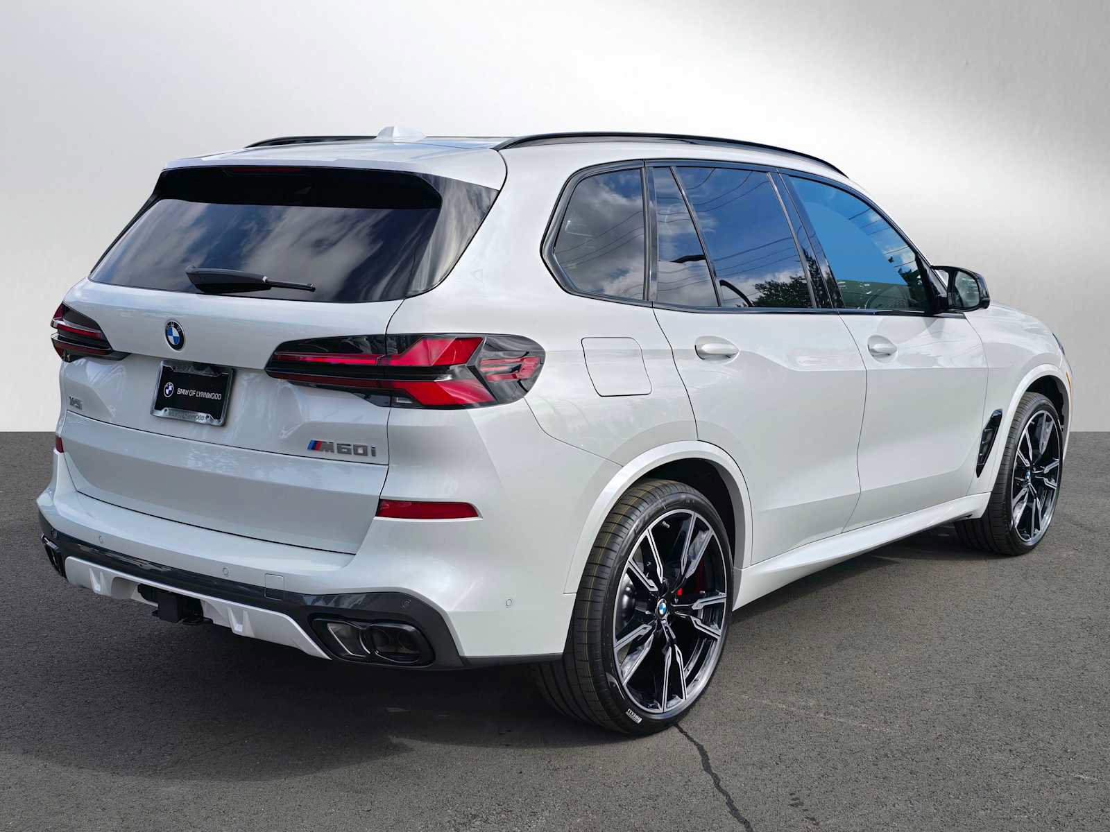 New 2026 BMW X5 M60i image 3