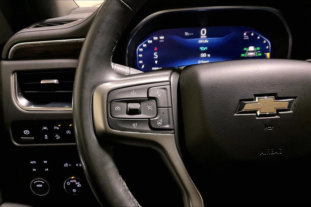 Used 2023 Chevrolet Suburban Premier AWD/4WD image 17