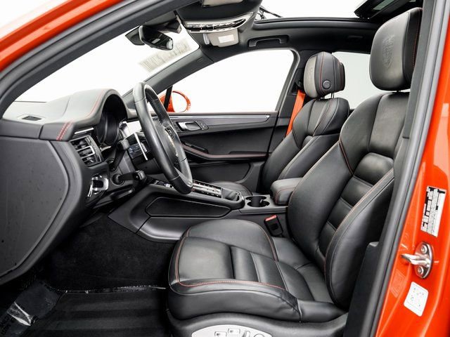Certified 2024 Porsche Macan GTS image 6