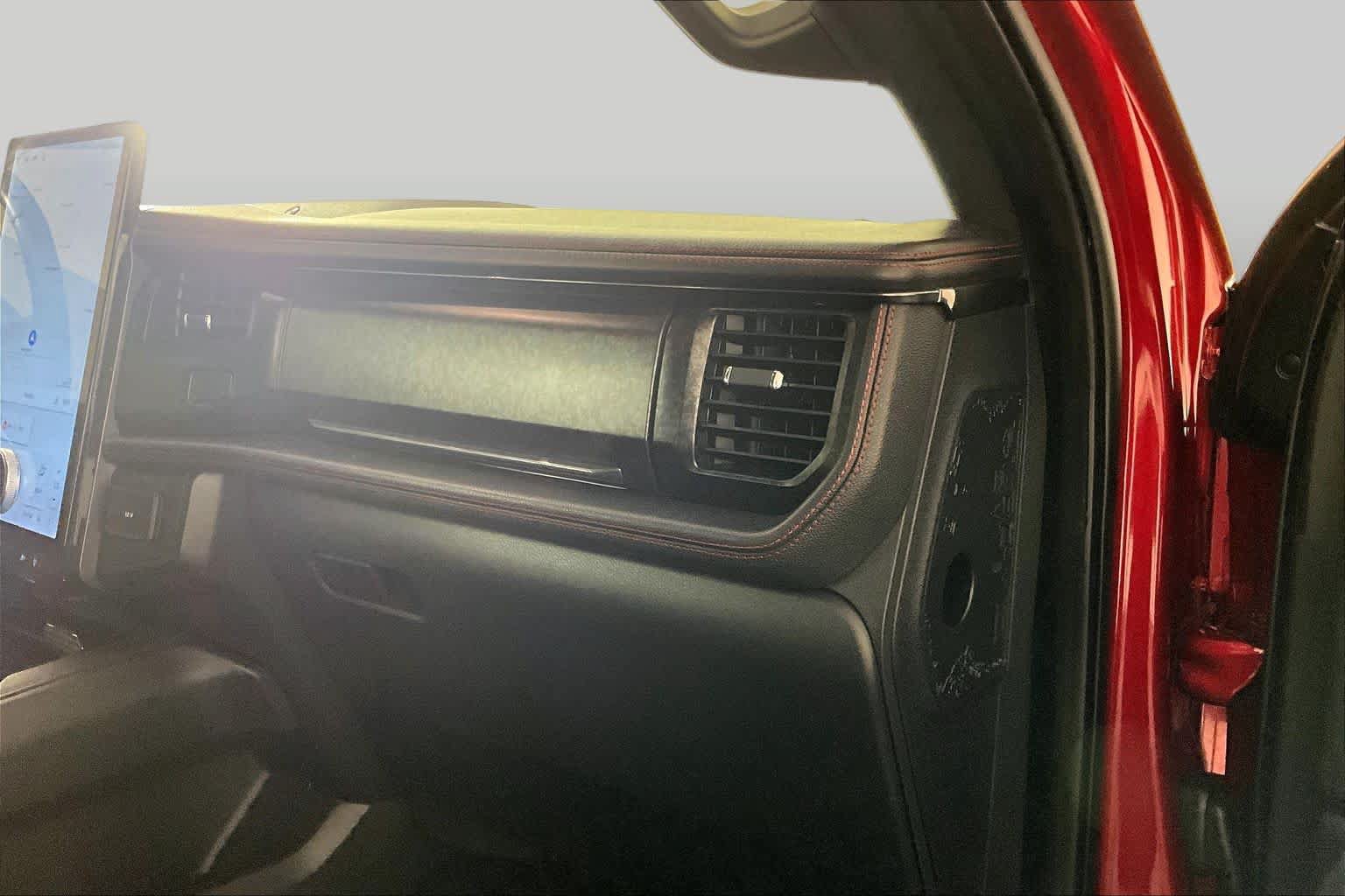 Used 2022 Ford Expedition Limited RWD image 16