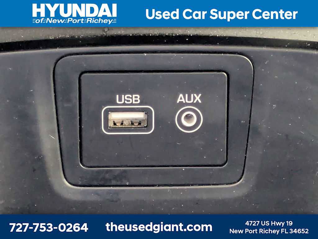 Used 2018 Hyundai Santa Fe SE FWD image 27