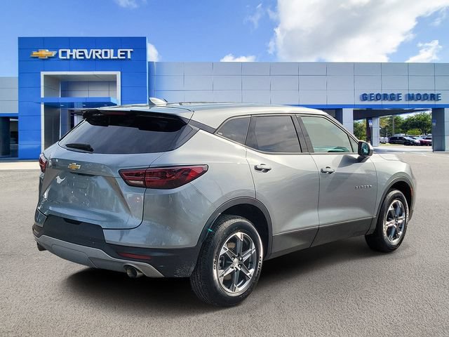 Certified 2025 Chevrolet Blazer LT AWD/4WD image 4