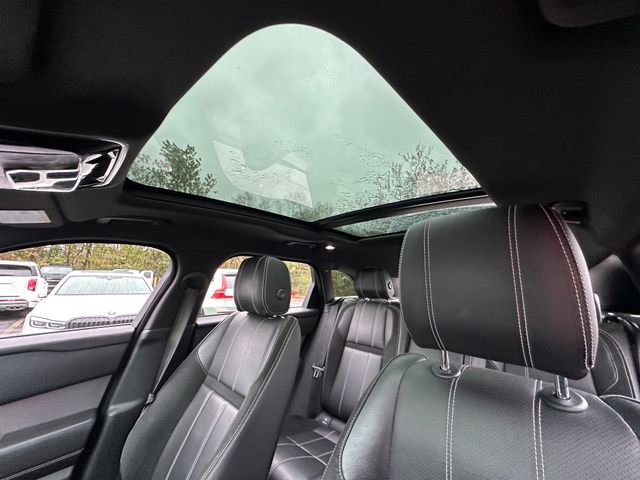 Used 2018 Land Rover Range Rover Velar R-Dynamic SE image 36