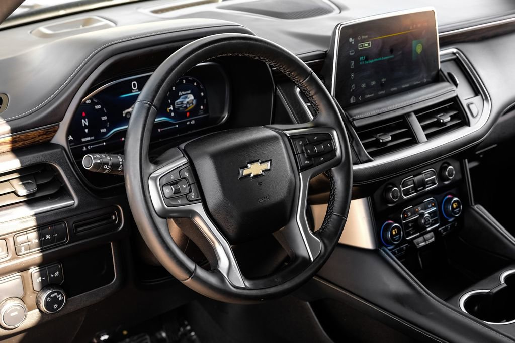Used 2024 Chevrolet Suburban Premier image 9