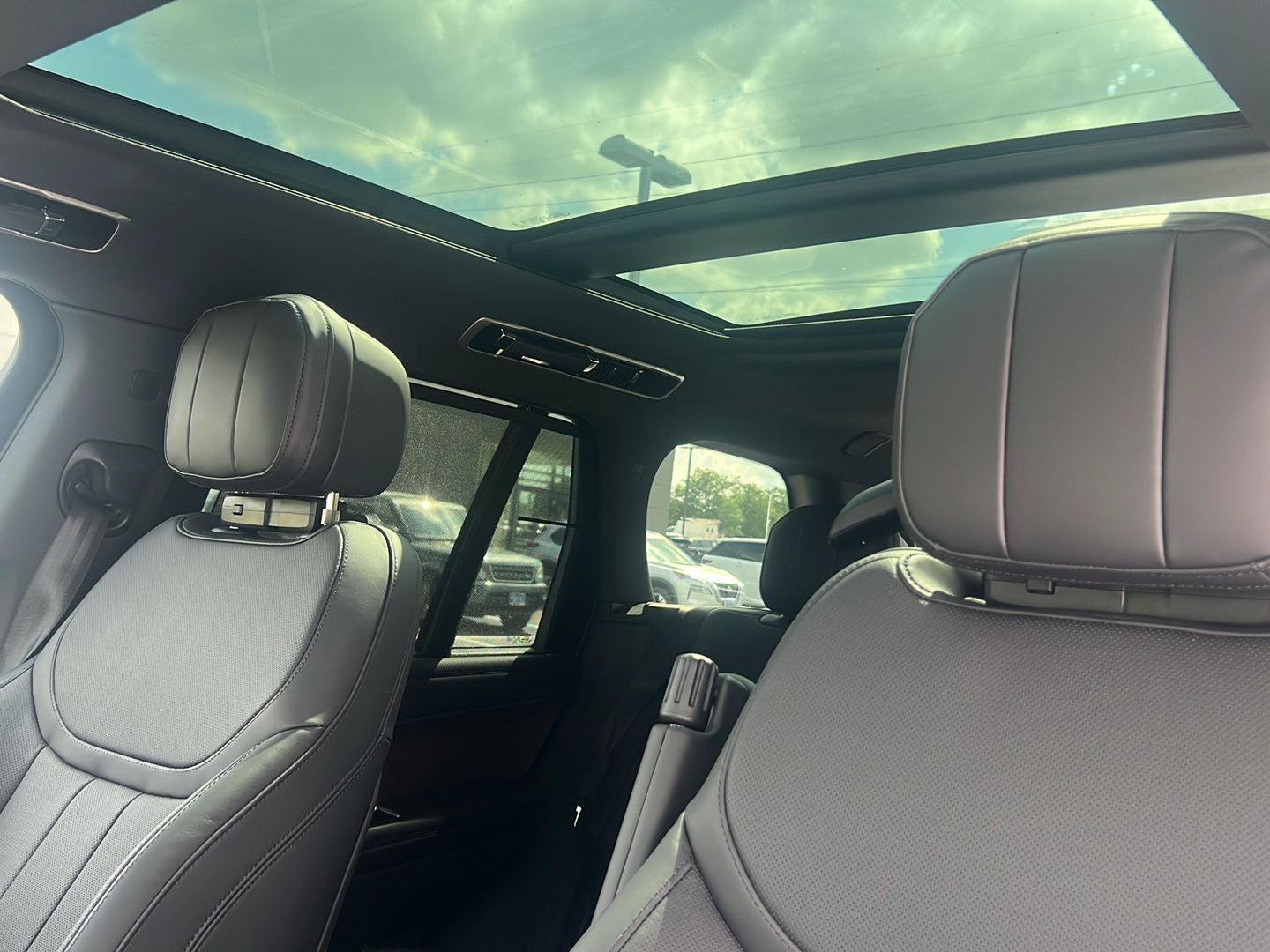 New 2026 Land Rover Range Rover SE AWD/4WD image 24