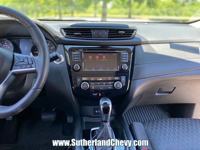Used 2020 Nissan Rogue SV FWD image 23
