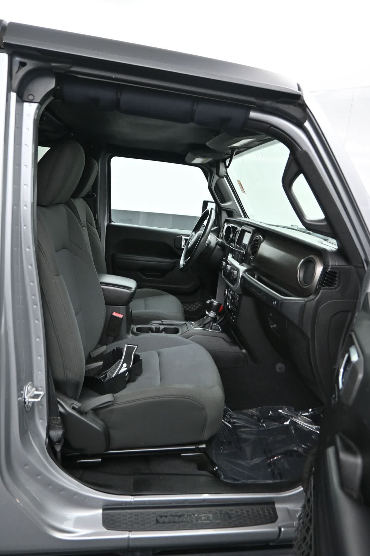 Used 2018 Jeep Wrangler Unlimited Sport S AWD/4WD image 11