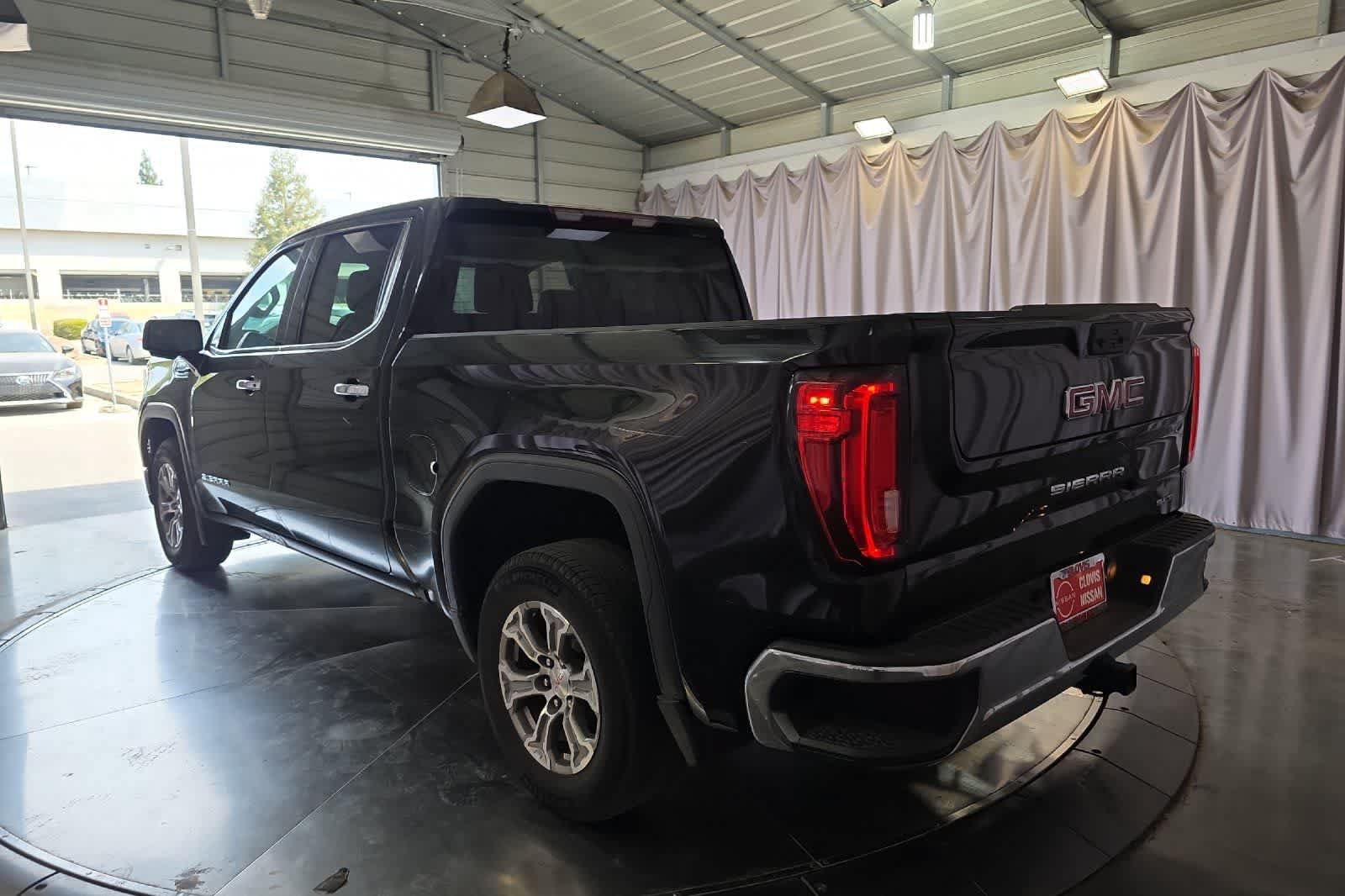 Used 2025 GMC Sierra 1500 SLT RWD image 7