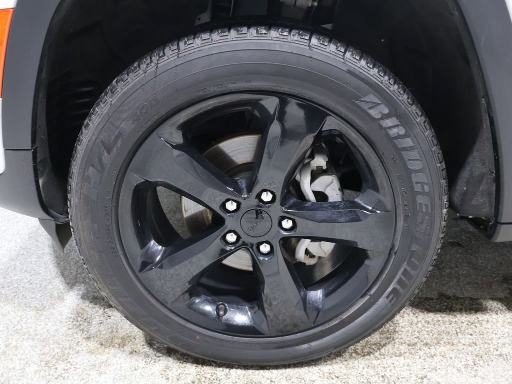 Certified 2023 Jeep Grand Cherokee Altitude image 9