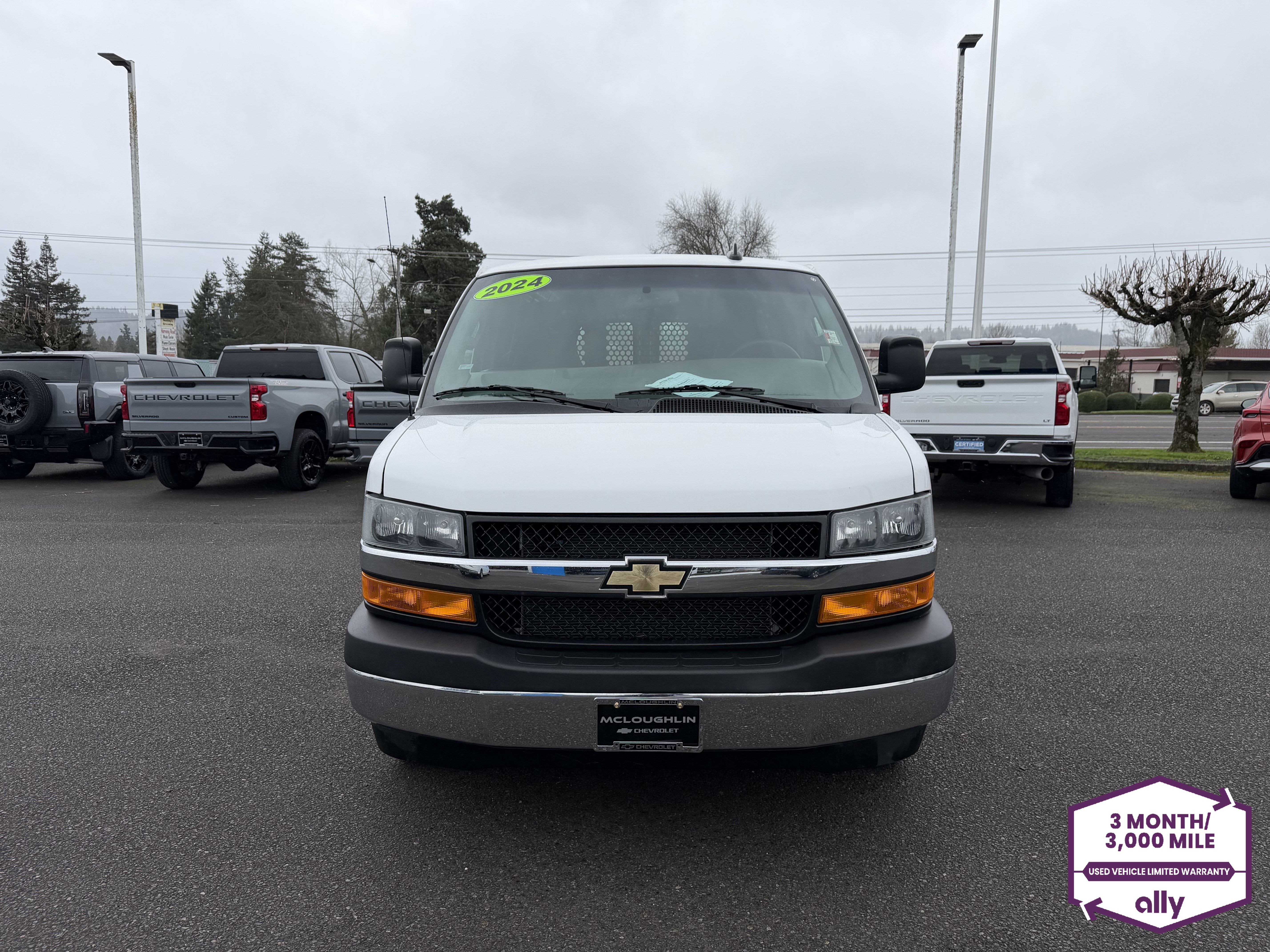 Used 2024 Chevrolet Express 2500 w/ Driver Convenience Package image 8