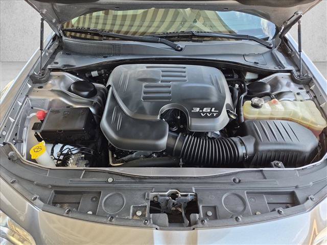 Used 2017 Chrysler 300 Limited RWD image 22