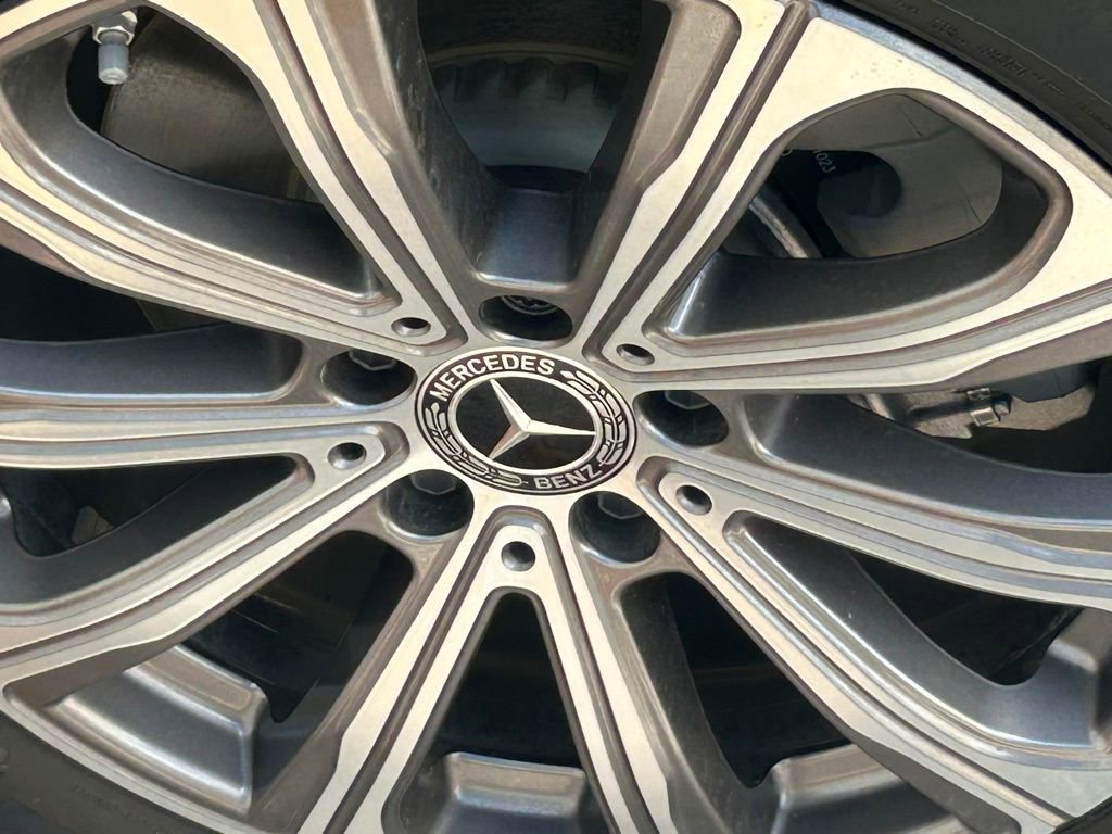 Used 2023 Mercedes-Benz GLC 300 4MATIC w/ Exclusive Trim Package image 16
