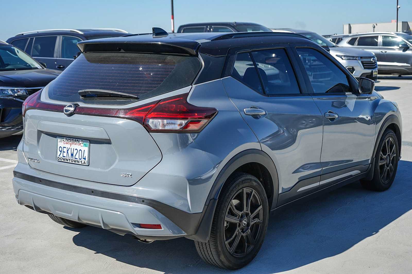 Used 2023 Nissan Kicks SR w/ SR Premium Package FWD image 6