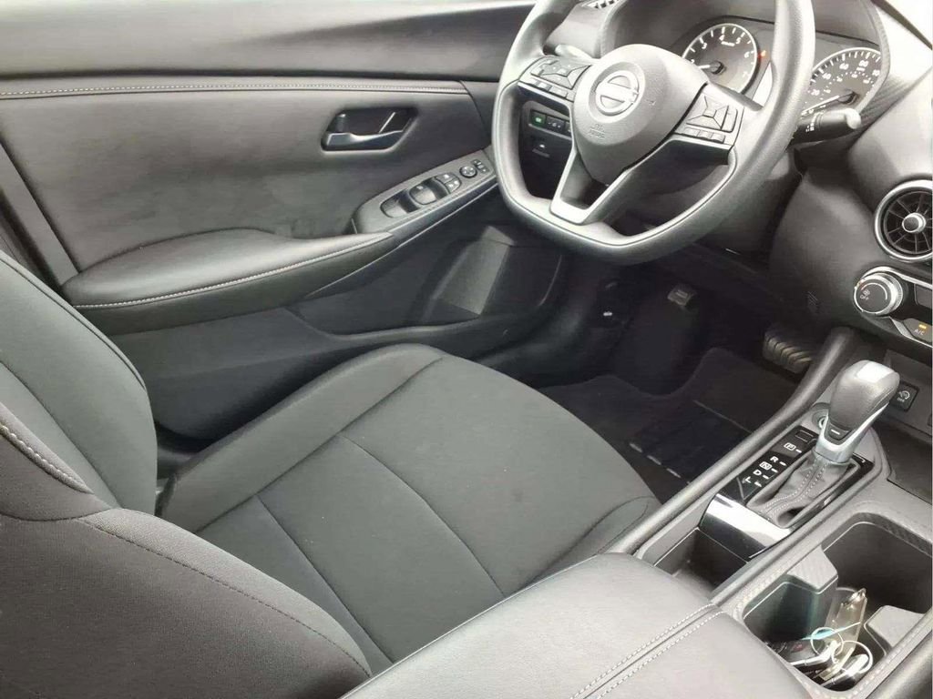Used 2025 Nissan Sentra S image 9