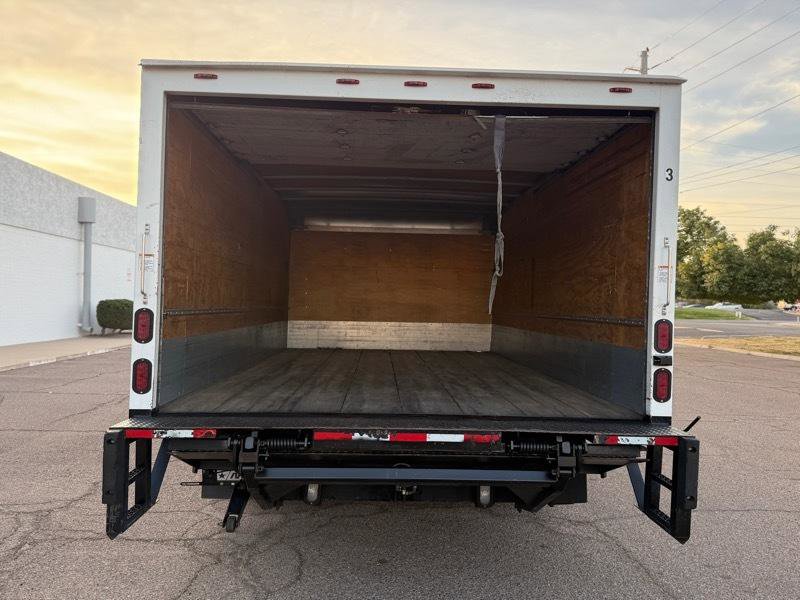 Used 2023 Isuzu NPR RWD image 9
