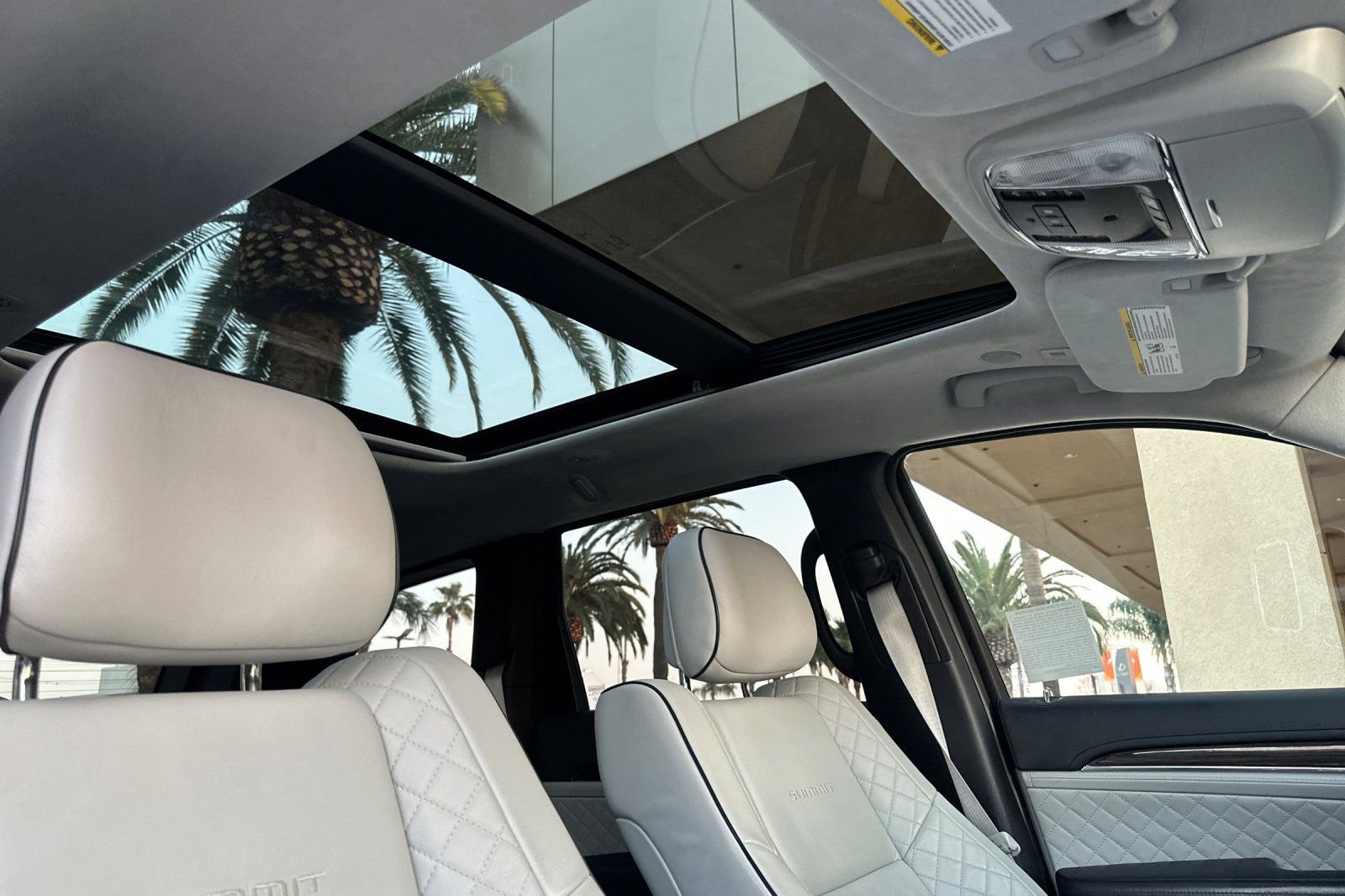 Used 2020 Jeep Grand Cherokee Summit image 18